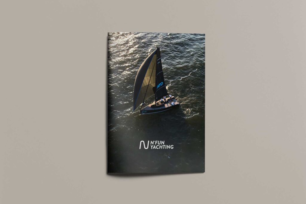 magazine-mockup-nfun-yachting-by-ohanasopot02
